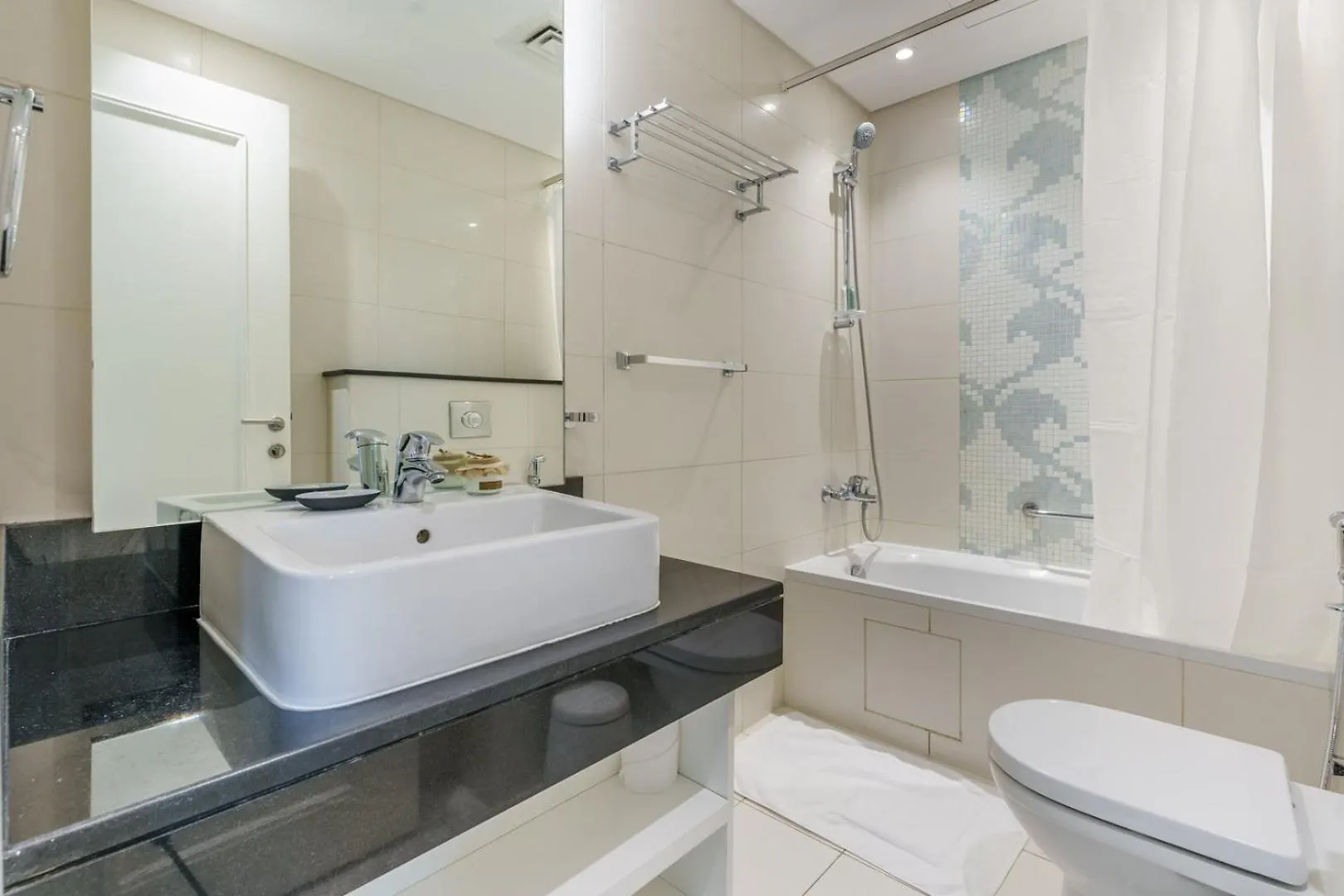 Guestready - Beige Elegance In Business Bay Appartement Dubai