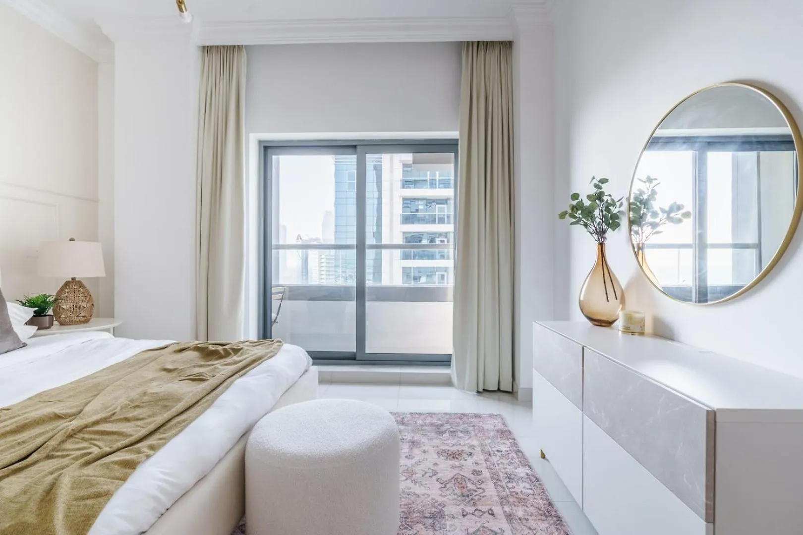 Guestready - Beige Elegance In Business Bay Appartement Dubai