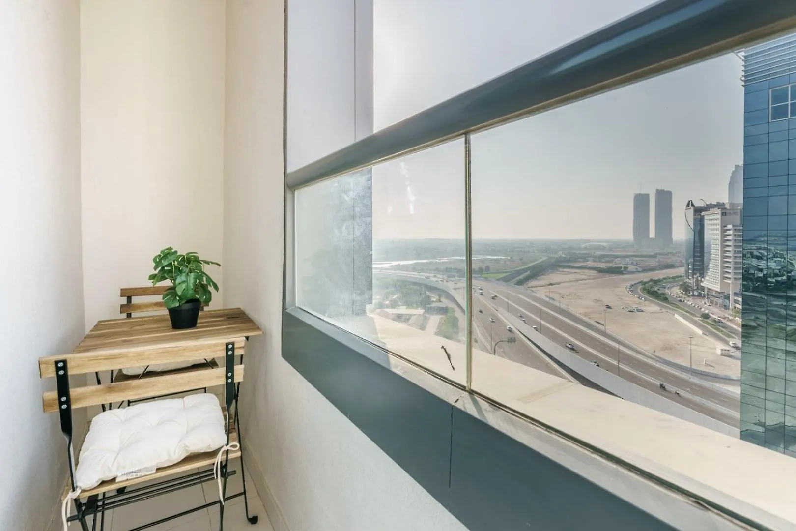 Guestready - Beige Elegance In Business Bay Appartement Dubai