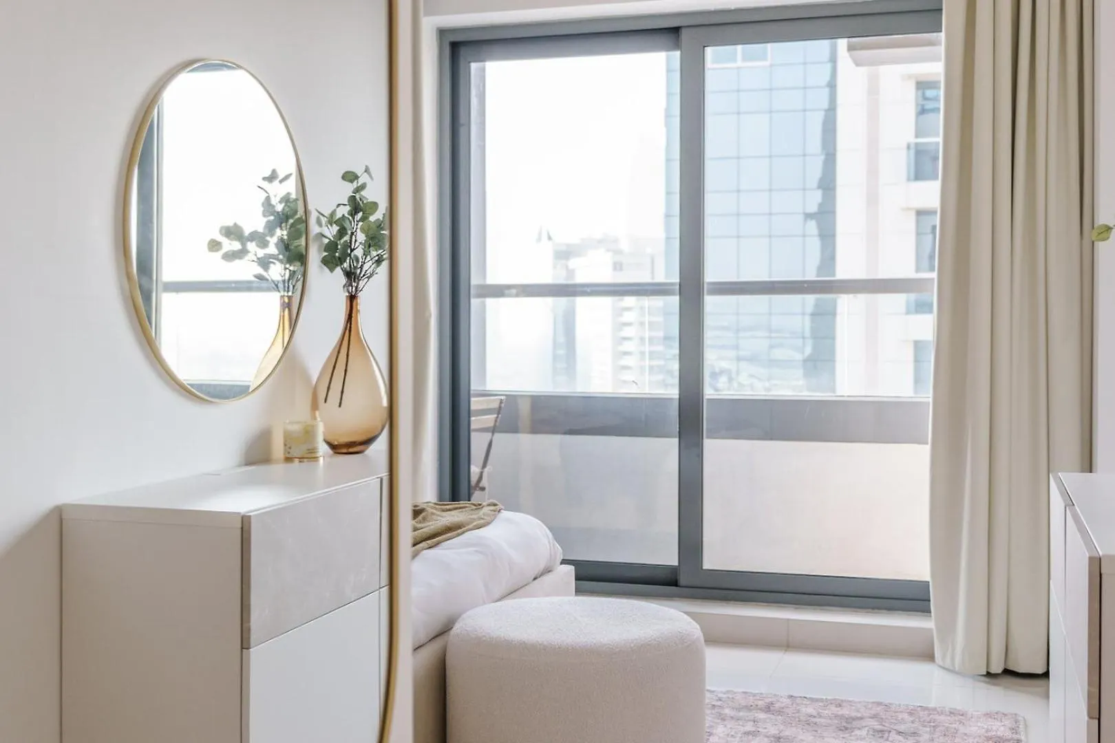 Guestready - Beige Elegance In Business Bay Appartement Dubai